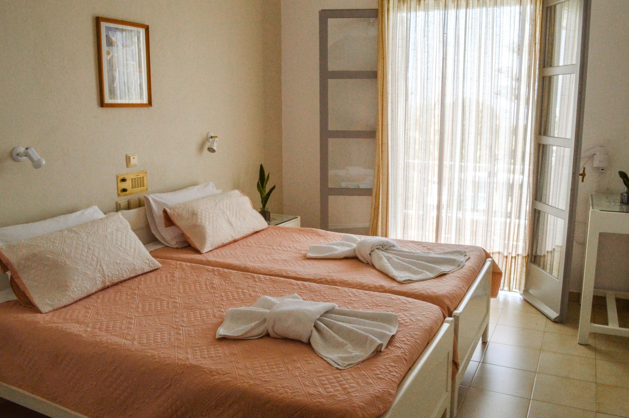 Castro Hotel Kamári